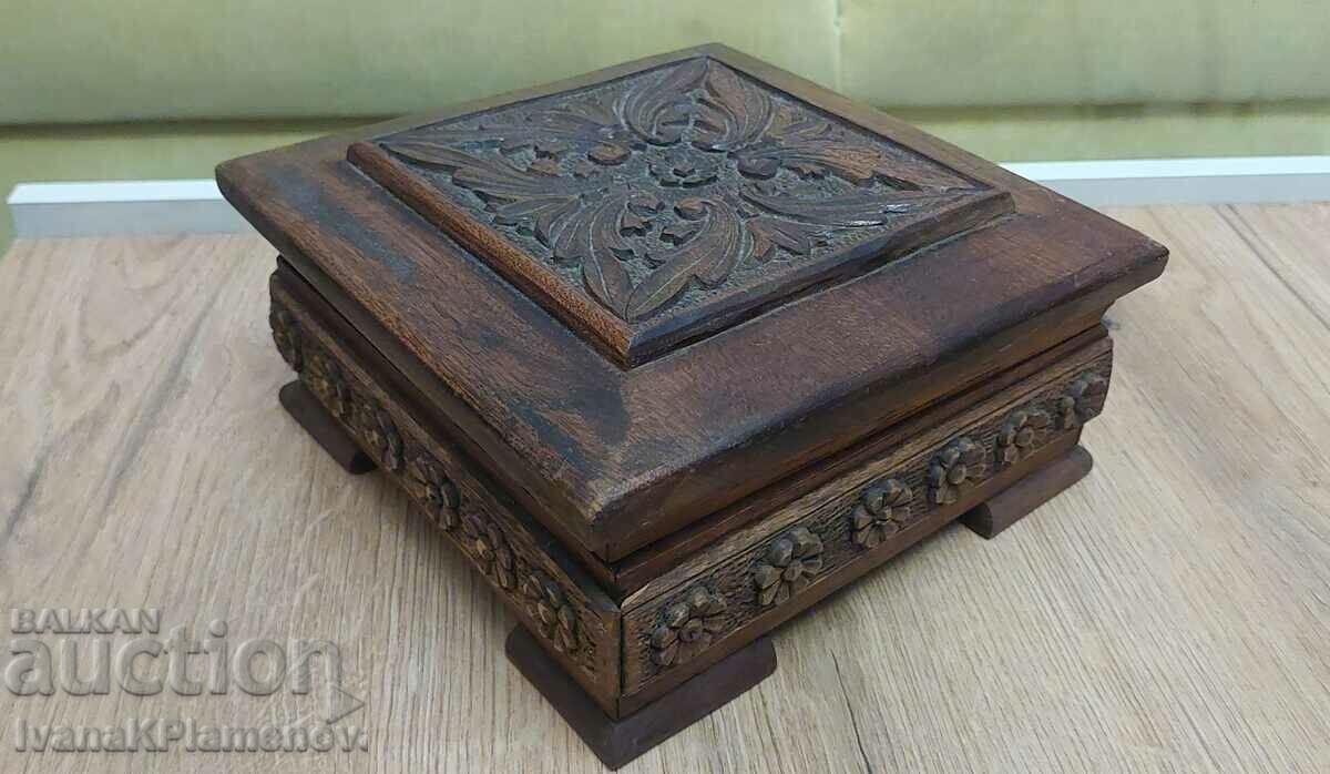 Box wood carving array for collectors