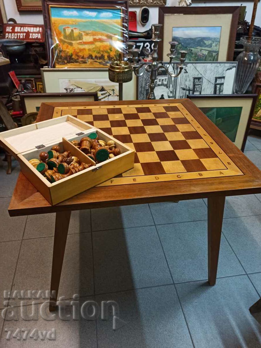 LARGE WOODEN CHESS TABLE WITH PIECES