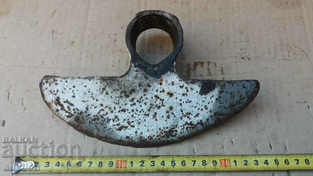 A MASSIVE HOE with price 3.99 BGN | € 2.04