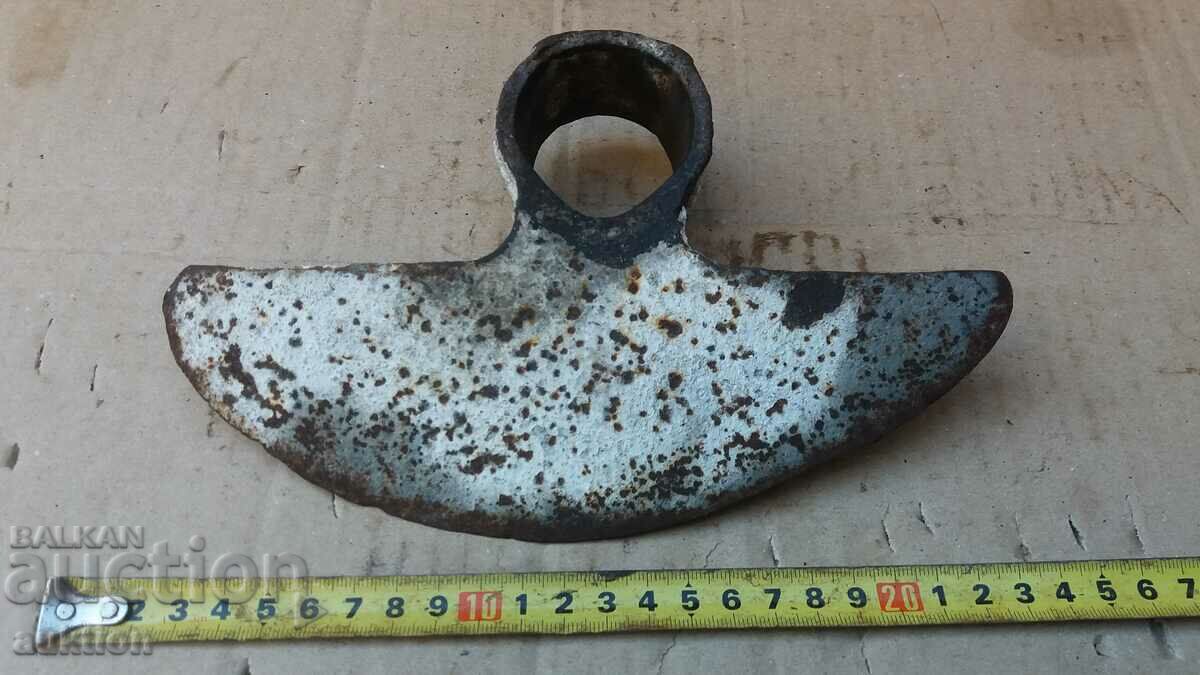 Auction  A MASSIVE HOE