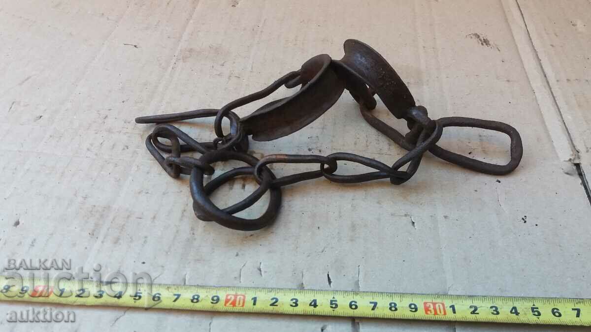 EXCELLENT FORGED RENAISSANCE SHACKS, HANDCUFFS, SHACKLES - 5 EXCELLENT FORGED RENAISSANCE SHACKS, HANDCUFFS, SHACKLES - 5