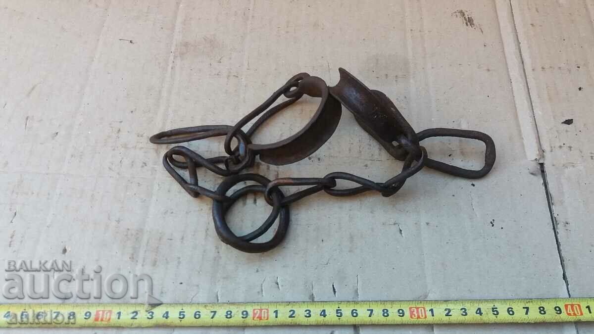 EXCELLENT FORGED RENAISSANCE SHACKS, HANDCUFFS, SHACKLES - 6 EXCELLENT FORGED RENAISSANCE SHACKS, HANDCUFFS, SHACKLES - 6