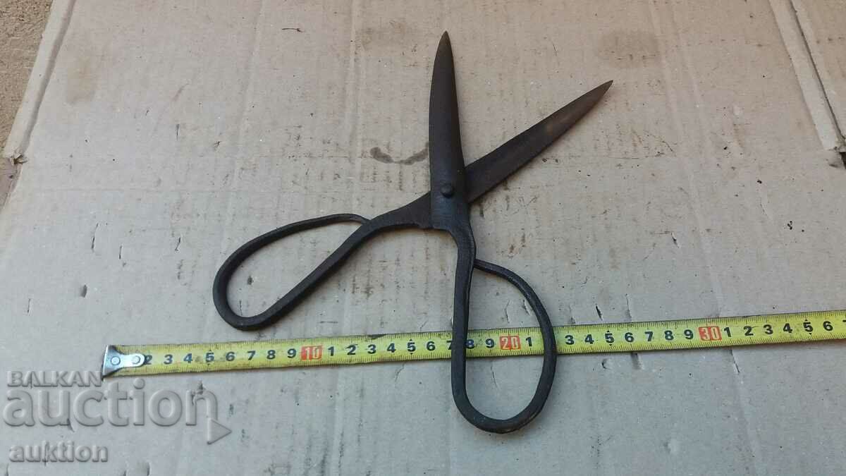 FORGED RENAISSANCE SCISSORS - 7 FORGED RENAISSANCE SCISSORS - 7