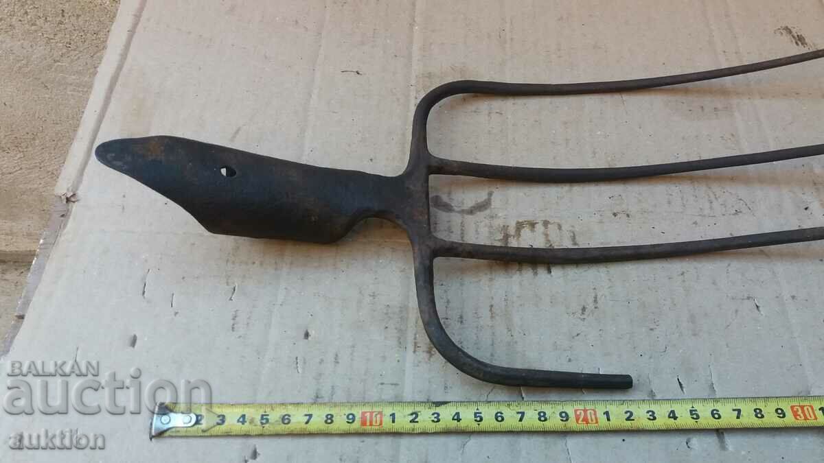 Auction  OLD MASSIVE VILLA