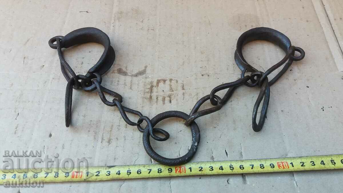 FORGED RENAISSANCE SHACKS, SHACKS, HANDCUFFS with price 22.99 BGN | € 11.75 FORGED RENAISSANCE SHACKS, SHACKS, HANDCUFFS with price 22.99 BGN | € 11.75