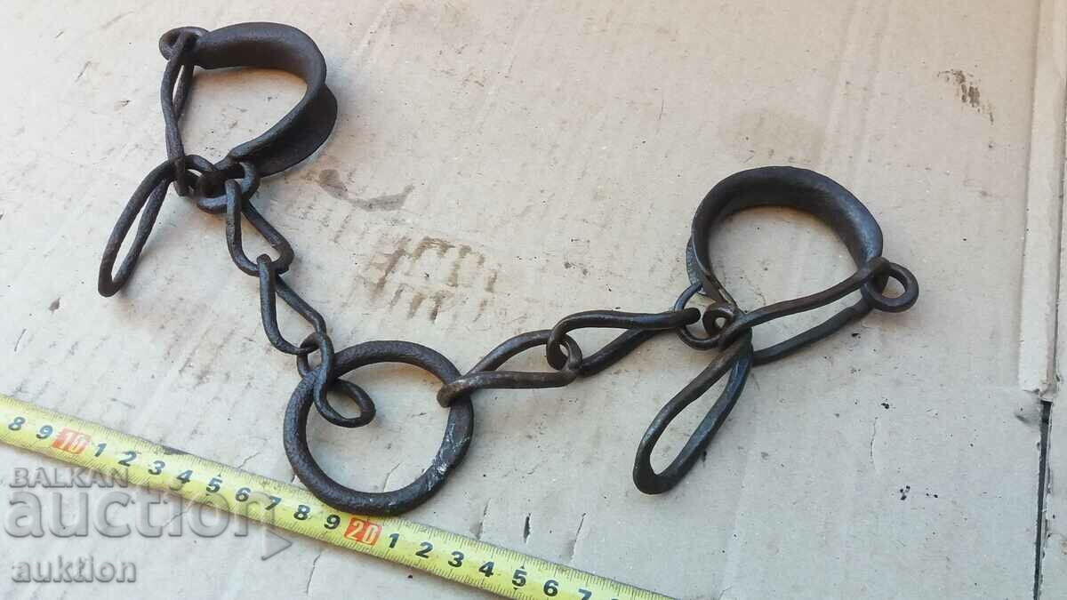 Auction FORGED RENAISSANCE SHACKS, SHACKS, HANDCUFFS Auction FORGED RENAISSANCE SHACKS, SHACKS, HANDCUFFS