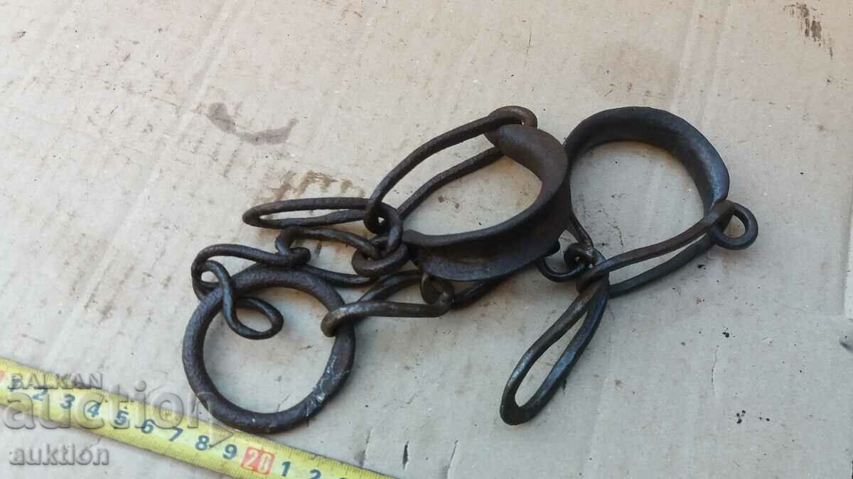 FORGED RENAISSANCE SHACKS, SHACKS, HANDCUFFS - 6 FORGED RENAISSANCE SHACKS, SHACKS, HANDCUFFS - 6