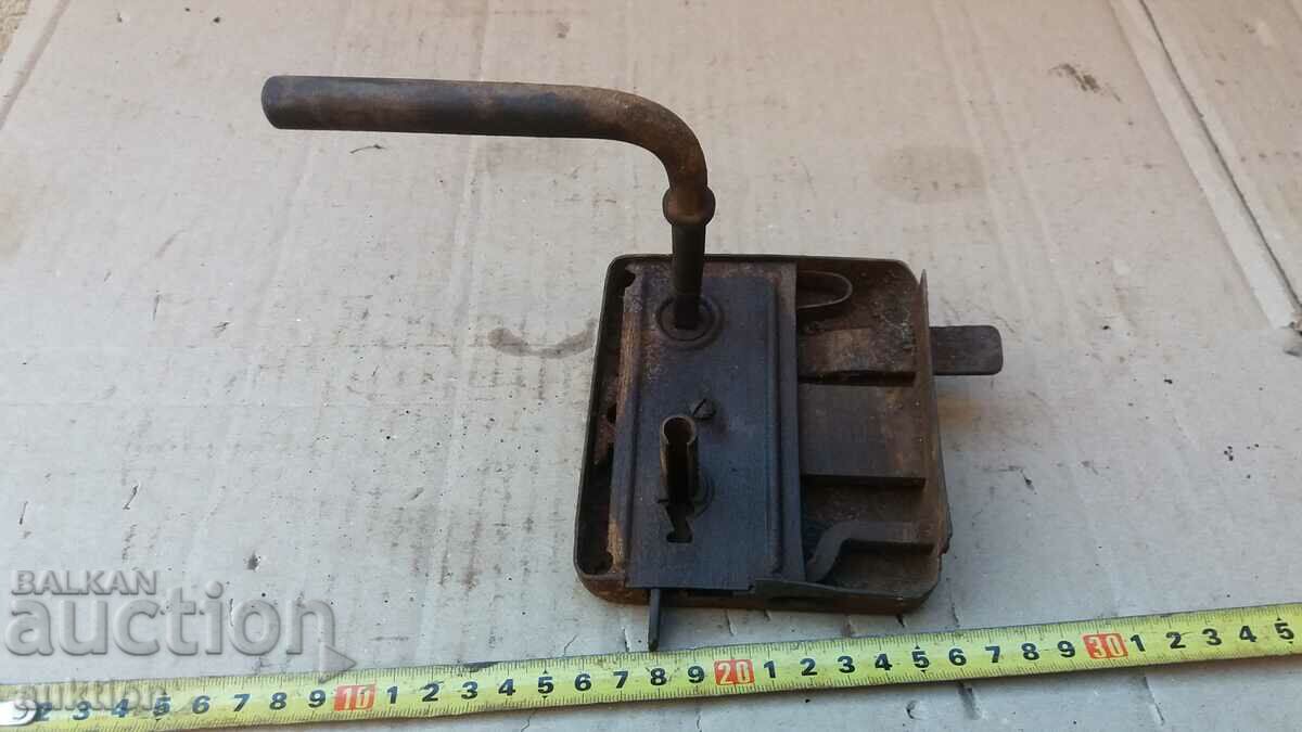 OLD LOCK - 6 OLD LOCK - 6