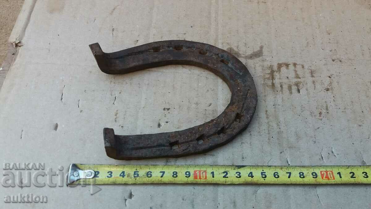Auction OLD HORSESHOE Auction OLD HORSESHOE