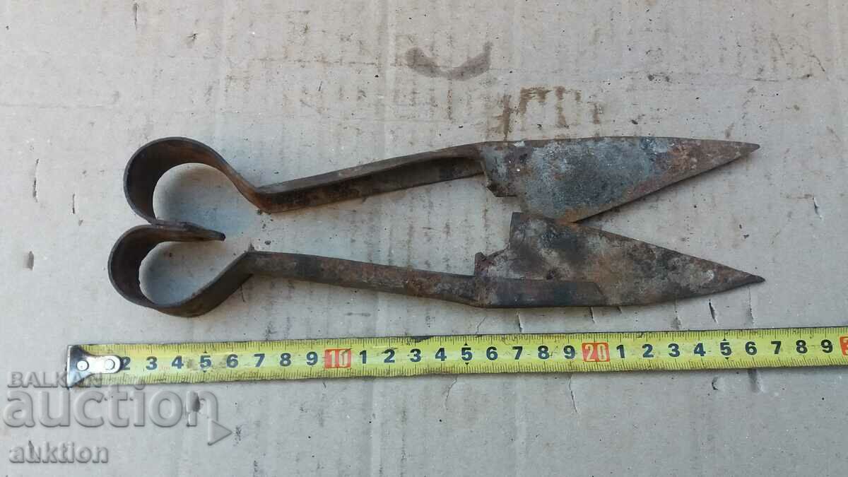 OLD SHEEP SHEARS with price 3.99 BGN | € 2.04 OLD SHEEP SHEARS with price 3.99 BGN | € 2.04