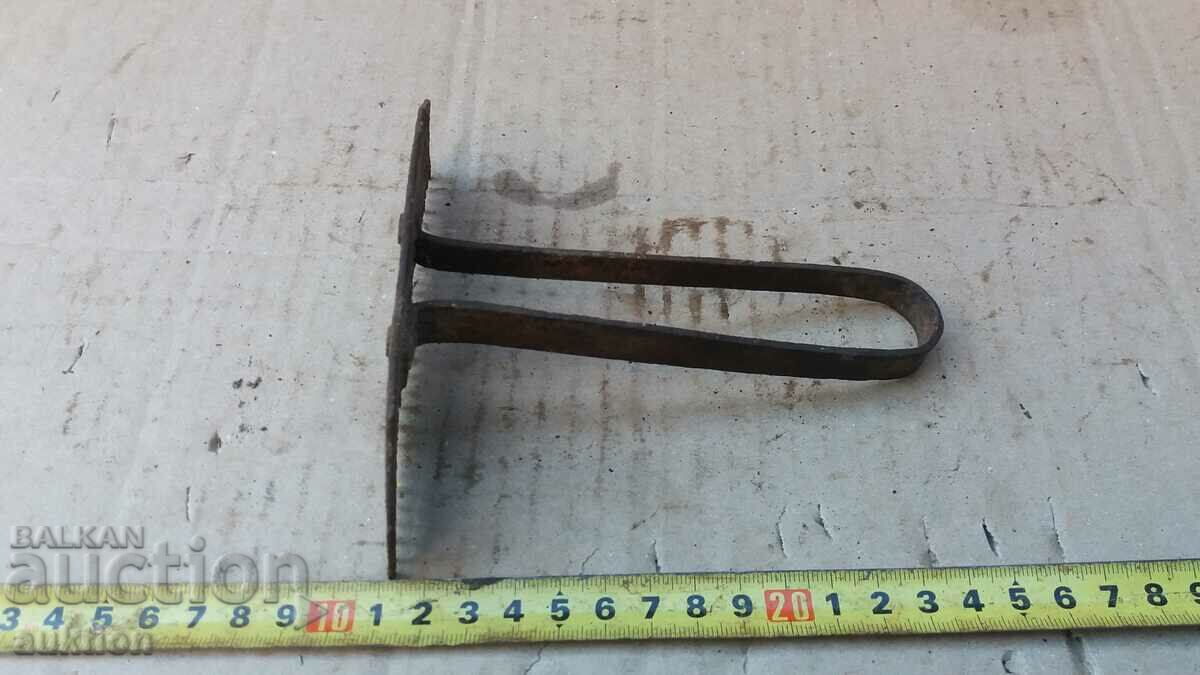 Auction OLD SOLID COMB FOR HORSE, MULE, DONKEY Auction OLD SOLID COMB FOR HORSE, MULE, DONKEY