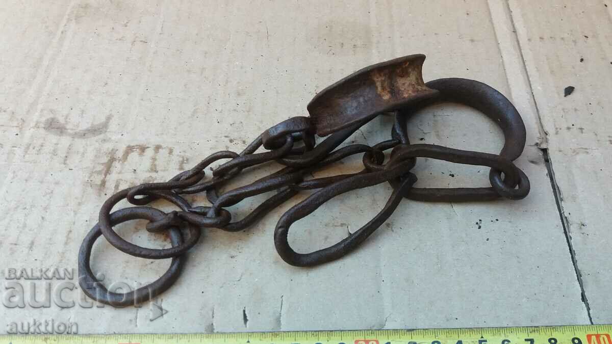 Delivery of FORGED RENAISSANCE SHACKS, SHACKS, HANDCUFFS Delivery of FORGED RENAISSANCE SHACKS, SHACKS, HANDCUFFS