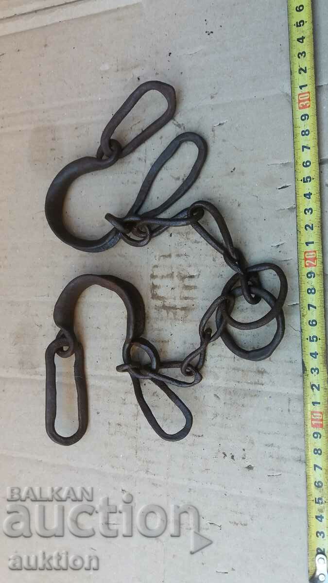 FORGED RENAISSANCE SHACKS, SHACKS, HANDCUFFS - 6 FORGED RENAISSANCE SHACKS, SHACKS, HANDCUFFS - 6