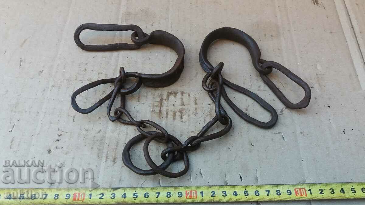 FORGED RENAISSANCE SHACKS, SHACKS, HANDCUFFS - 7 FORGED RENAISSANCE SHACKS, SHACKS, HANDCUFFS - 7