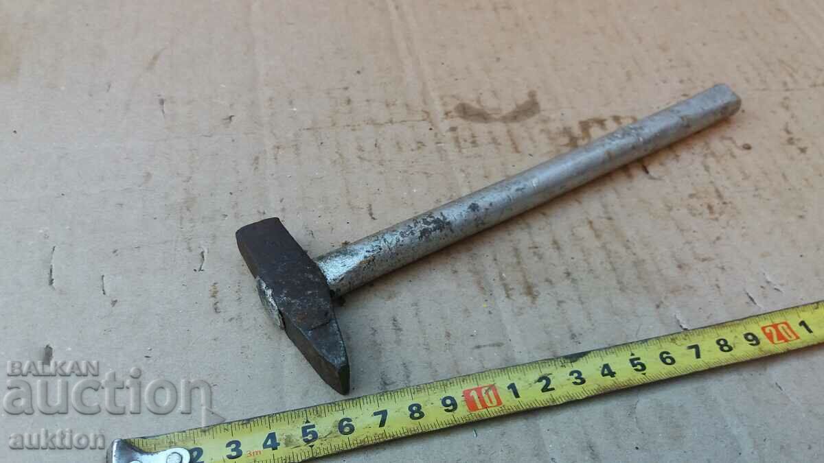 Delivery of OLD LITTLE CRAFTSMAN HAMMER Delivery of OLD LITTLE CRAFTSMAN HAMMER