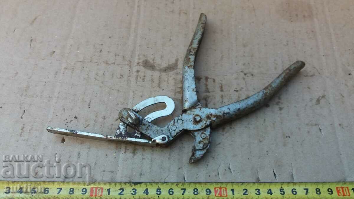 OLD PLIERS FOR MAKING CUPS, PAFTS - 6 OLD PLIERS FOR MAKING CUPS, PAFTS - 6