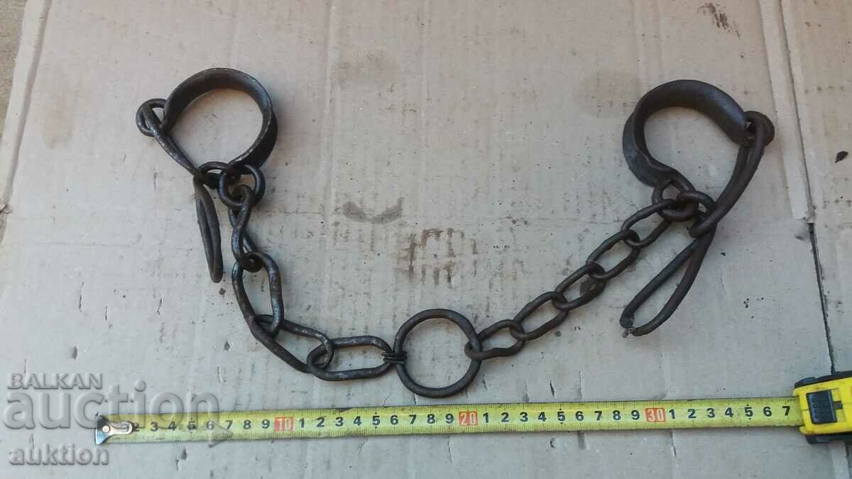 Auction FORGED RENAISSANCE SHACKS, SHACKS, HANDCUFFS Auction FORGED RENAISSANCE SHACKS, SHACKS, HANDCUFFS