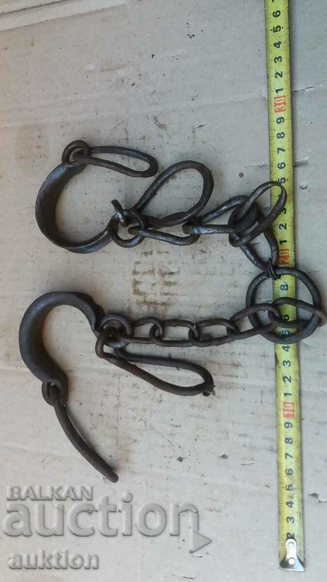 FORGED RENAISSANCE SHACKS, SHACKS, HANDCUFFS - 6 FORGED RENAISSANCE SHACKS, SHACKS, HANDCUFFS - 6