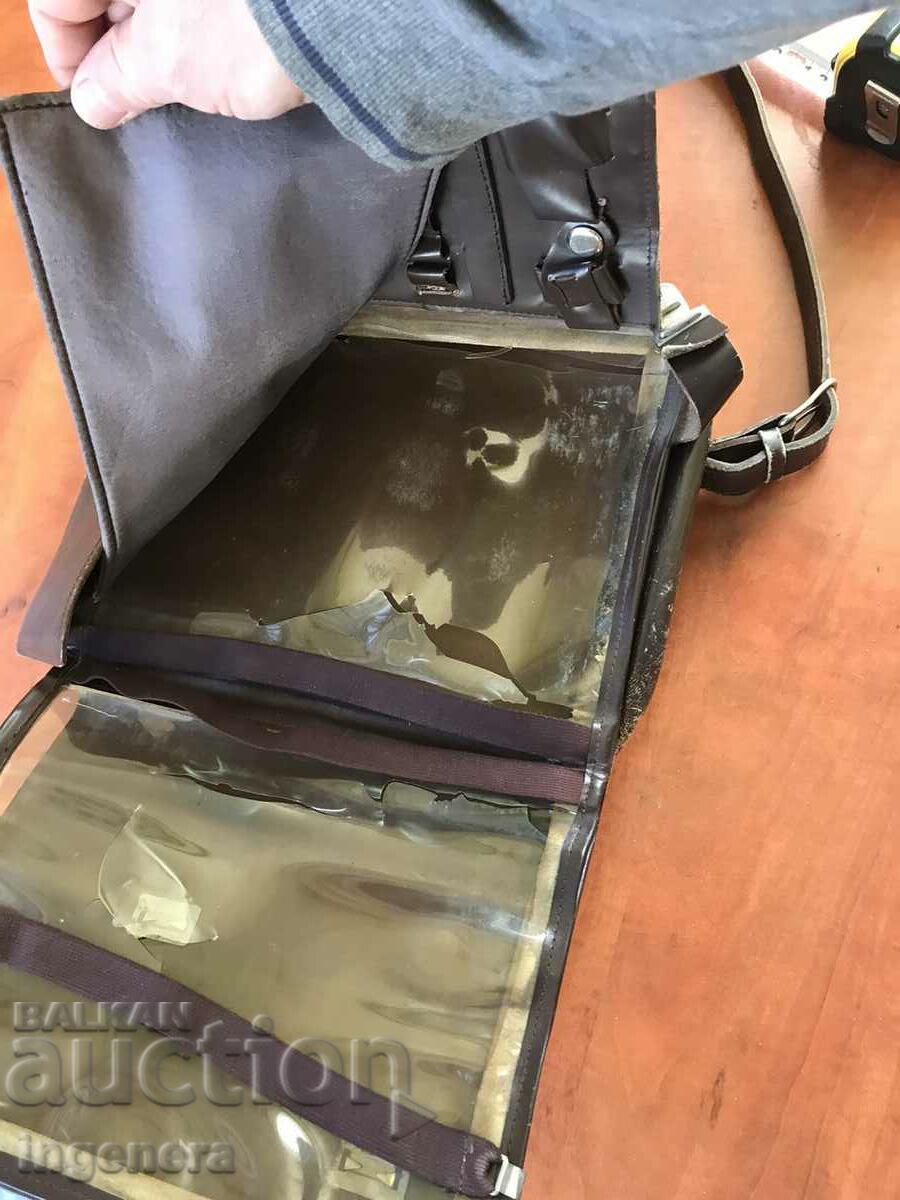 Delivery of BAG LEATHER COMMANDER FIELD OFFICER MILITARY