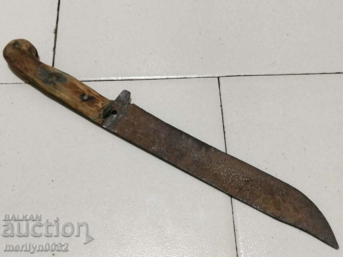 Old butcher knife with engravings carved from buffalo horn primitive with price 84.00 BGN | € 42.95 Old butcher knife with engravings carved from buffalo horn primitive with price 84.00 BGN | € 42.95