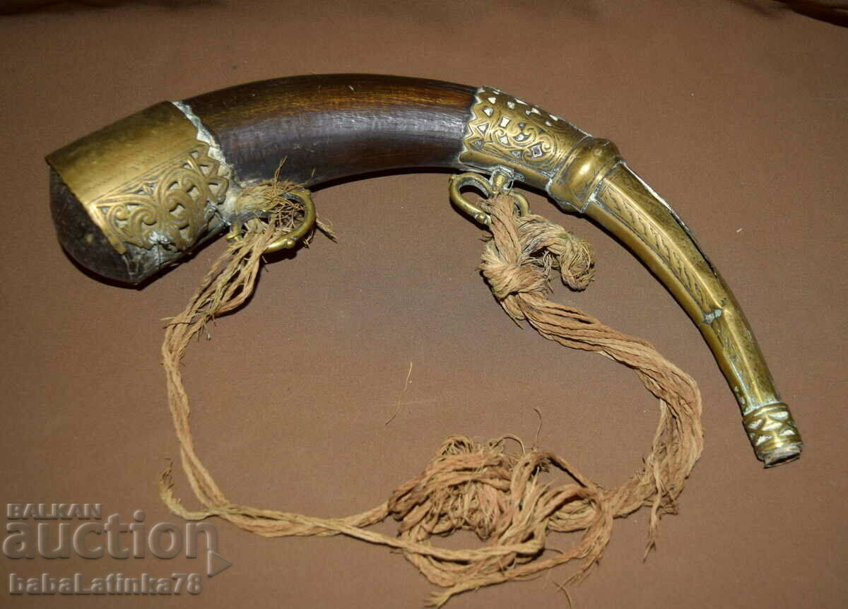 Very old authentic powder horn horn