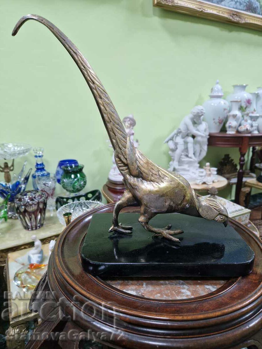 O frumoasă figurină de colecție antică din bronz francez O frumoasă figurină de colecție antică din bronz francez