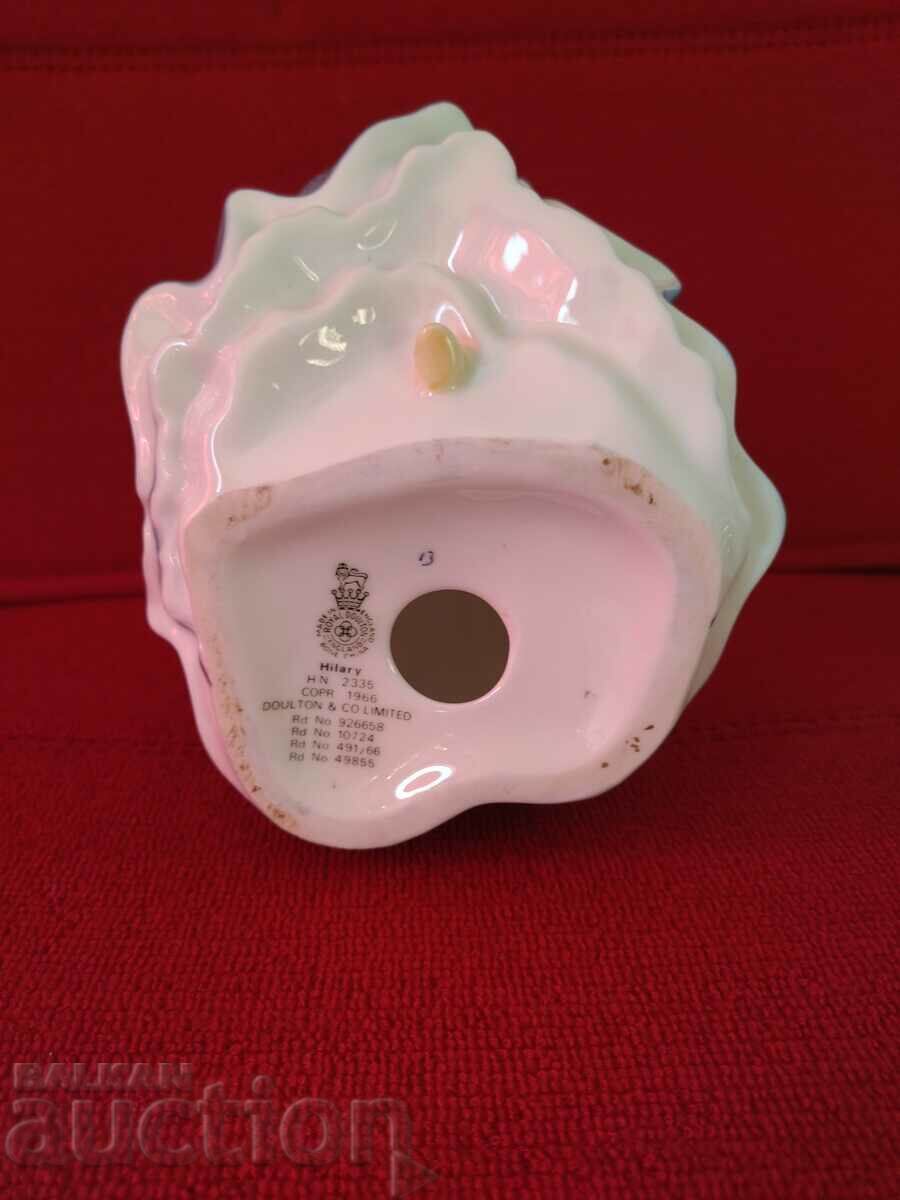 Royal Dowton figurine - 6 Royal Dowton figurine - 6