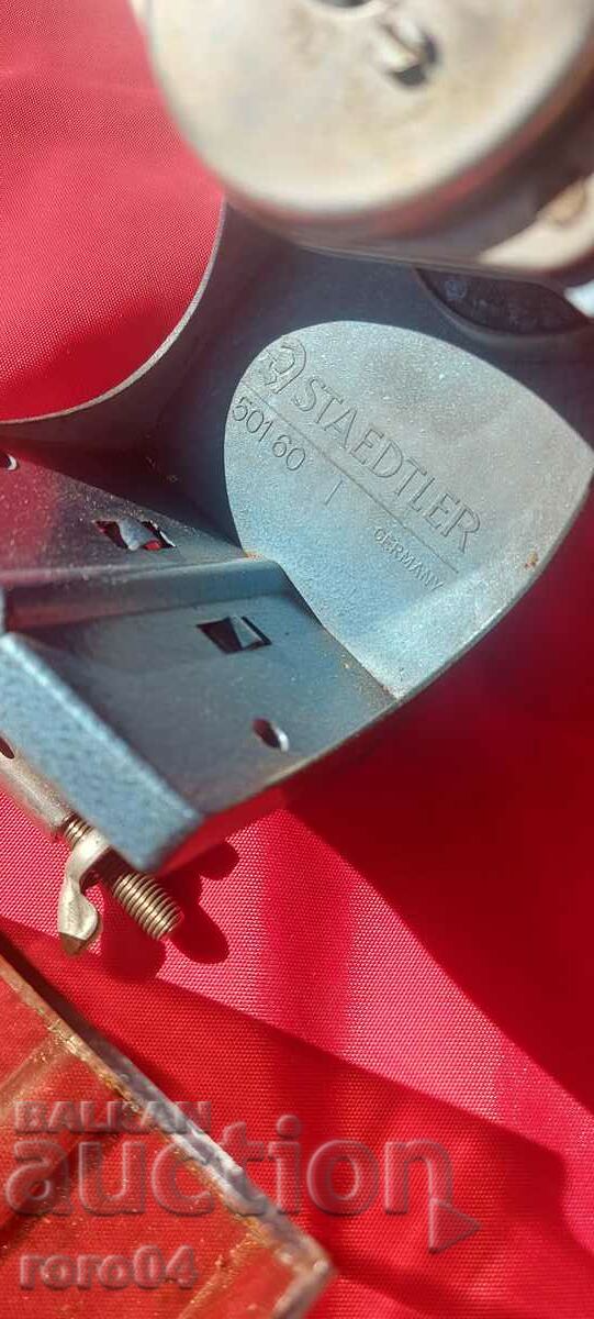 Delivery of SHARPENER - DESKTOP - EXCELLENT - GERMANY - STAEDTLER Delivery of SHARPENER - DESKTOP - EXCELLENT - GERMANY - STAEDTLER