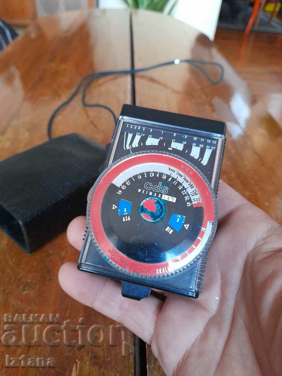 Old light meter Weimar Lux with price 37.00 BGN | € 18.92 Old light meter Weimar Lux with price 37.00 BGN | € 18.92