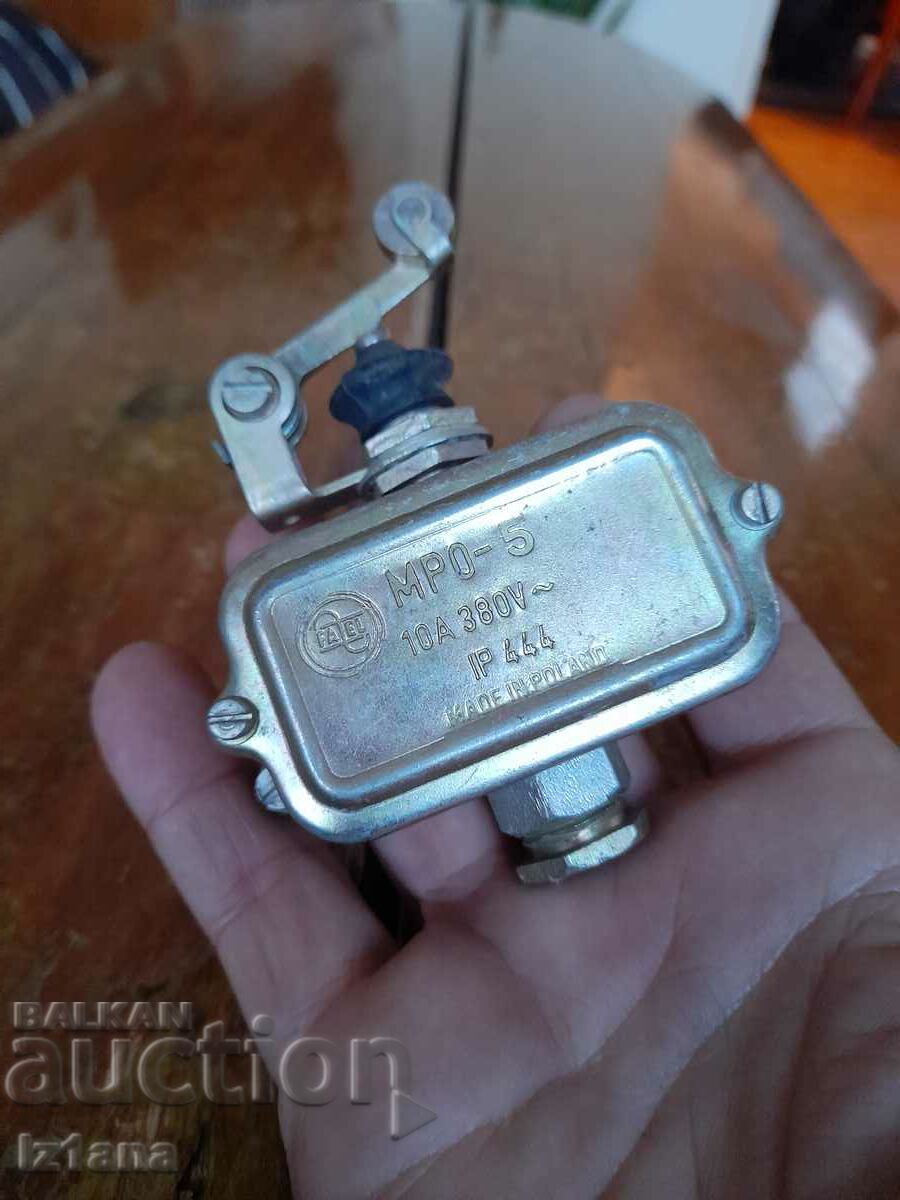 Παλιός διακόπτης MPO-5 με τιμή 32.00 BGN | € 16.36 Παλιός διακόπτης MPO-5 με τιμή 32.00 BGN | € 16.36