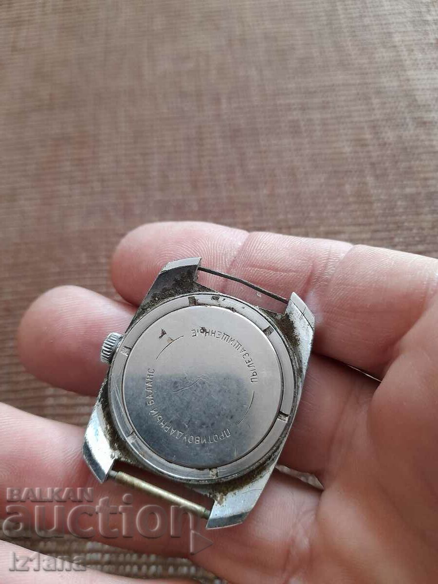 Auction Old Wostok clock Auction Old Wostok clock