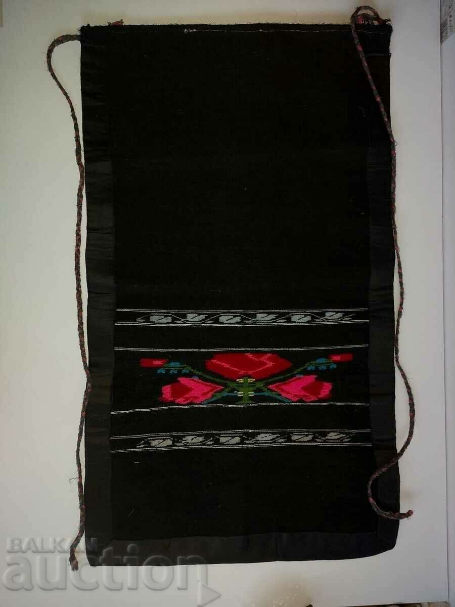 .PERFECT UNUSED EMBROIDERED APRON FROM CHASE PRIKYA