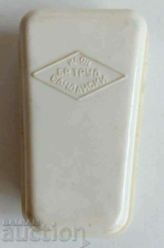 .FRATERNAL LABOR SOCIAL RAZOR WITH INTERCHANGEABLE BLADES with price 19.00 BGN | € 9.71 .FRATERNAL LABOR SOCIAL RAZOR WITH INTERCHANGEABLE BLADES with price 19.00 BGN | € 9.71