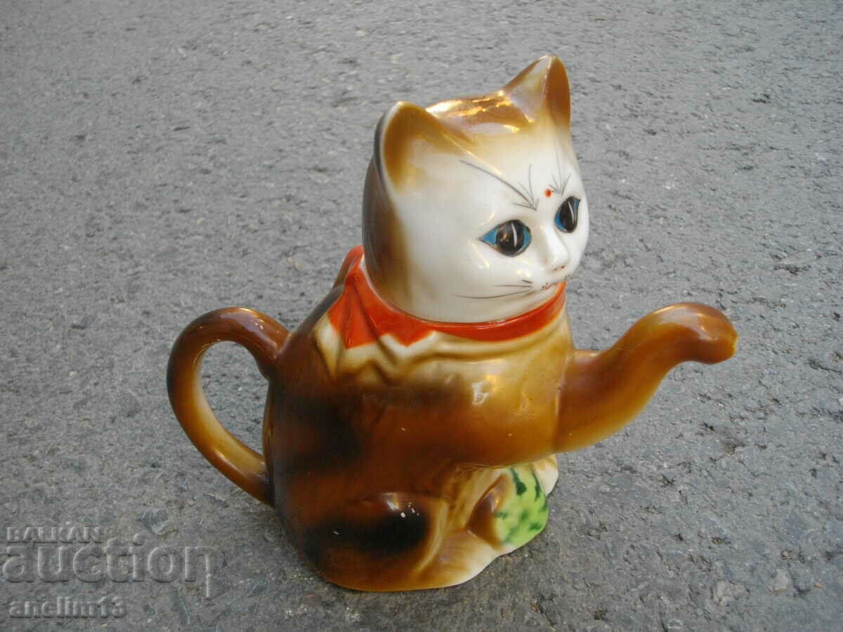 Auction OLD PORCELAIN KITTEN KETTLE Auction OLD PORCELAIN KITTEN KETTLE