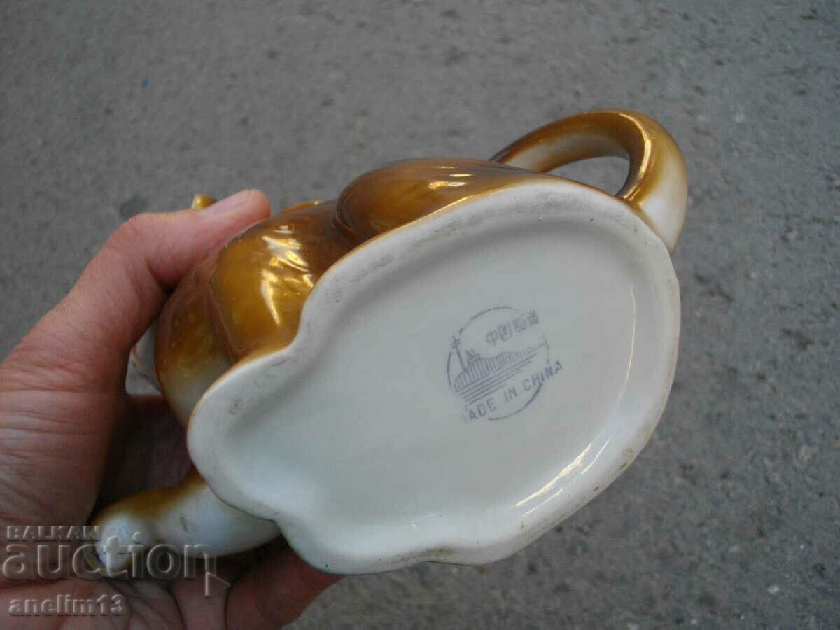 OLD PORCELAIN KITTEN KETTLE - 7 OLD PORCELAIN KITTEN KETTLE - 7