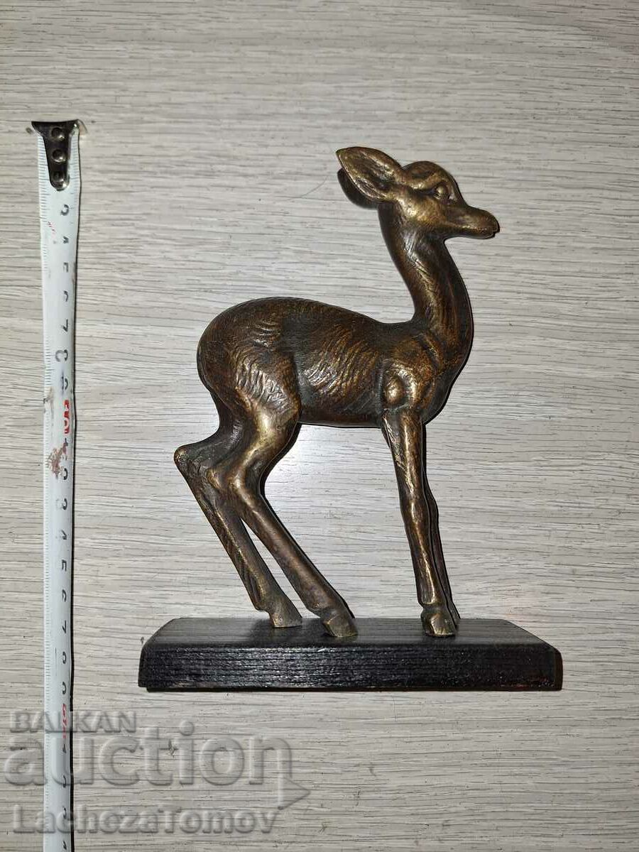 Beautiful statuette Doe Belgium bronze old perfect composition.