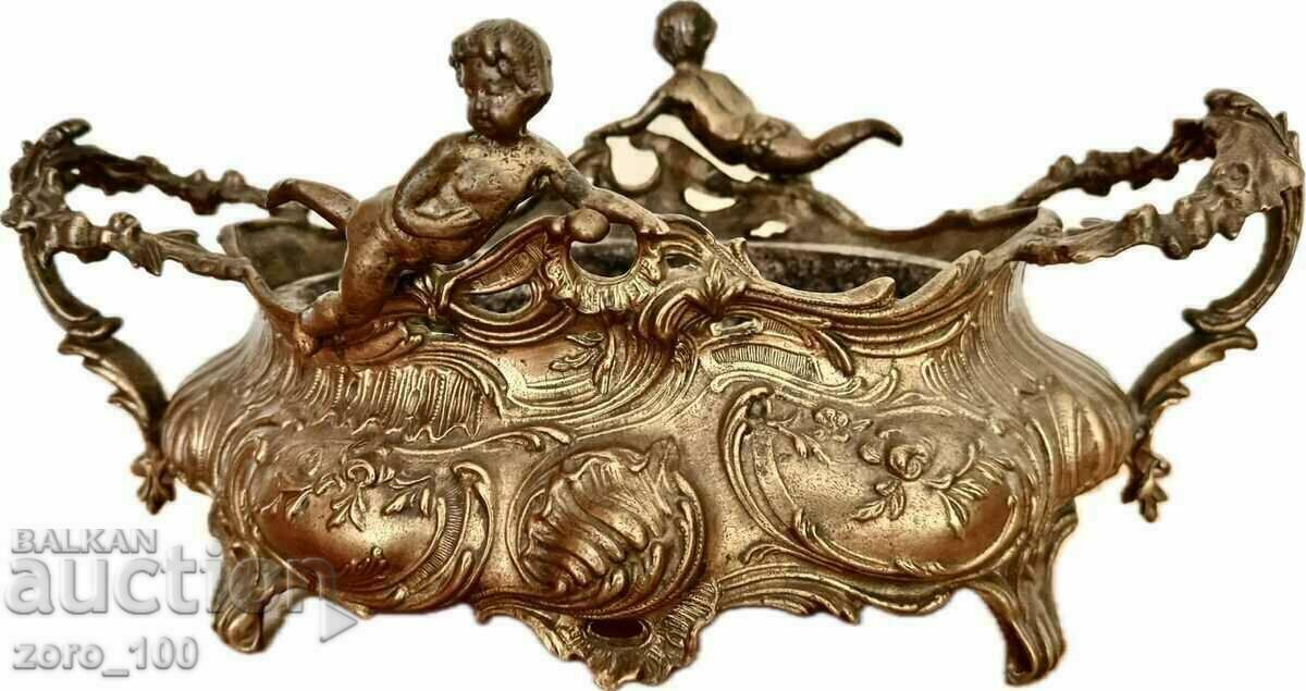 Livrarea Jardiniera antică, bronz Livrarea Jardiniera antică, bronz