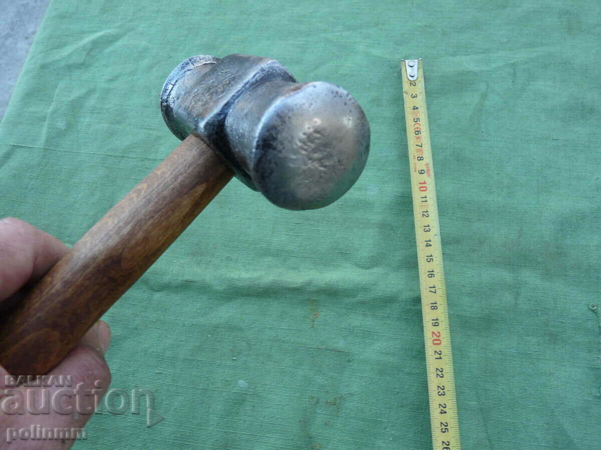 Licitație Ciocan vechi de tablă - 304
