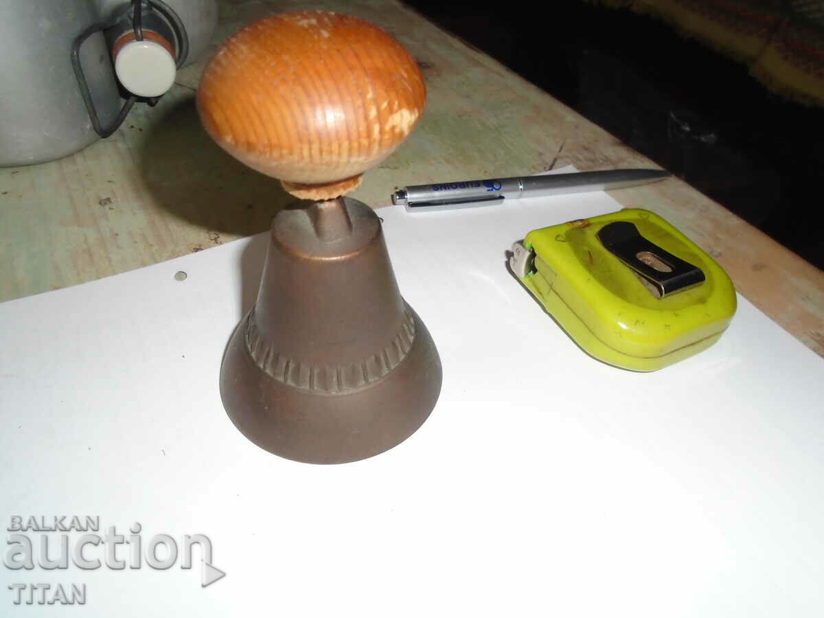 TABLE BELL HEIGHT 11 CM, DIAMETER 7 CM.