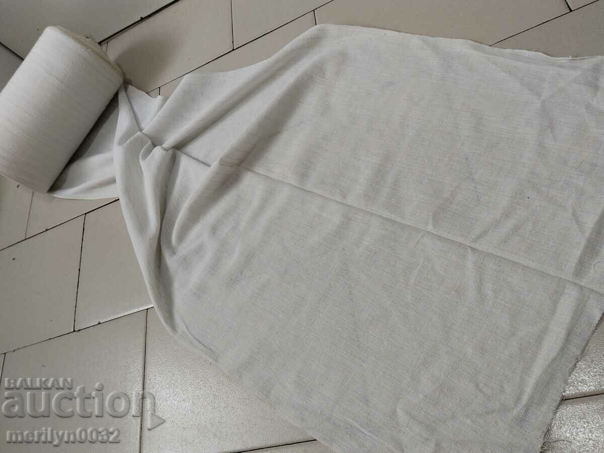 Delivery of A thick cloth roll of hand-woven chenar cloth Delivery of A thick cloth roll of hand-woven chenar cloth