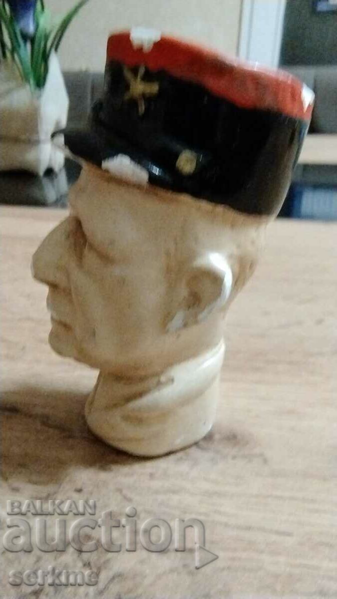 Plaster bust with price 10.00 BGN | € 5.11 Plaster bust with price 10.00 BGN | € 5.11