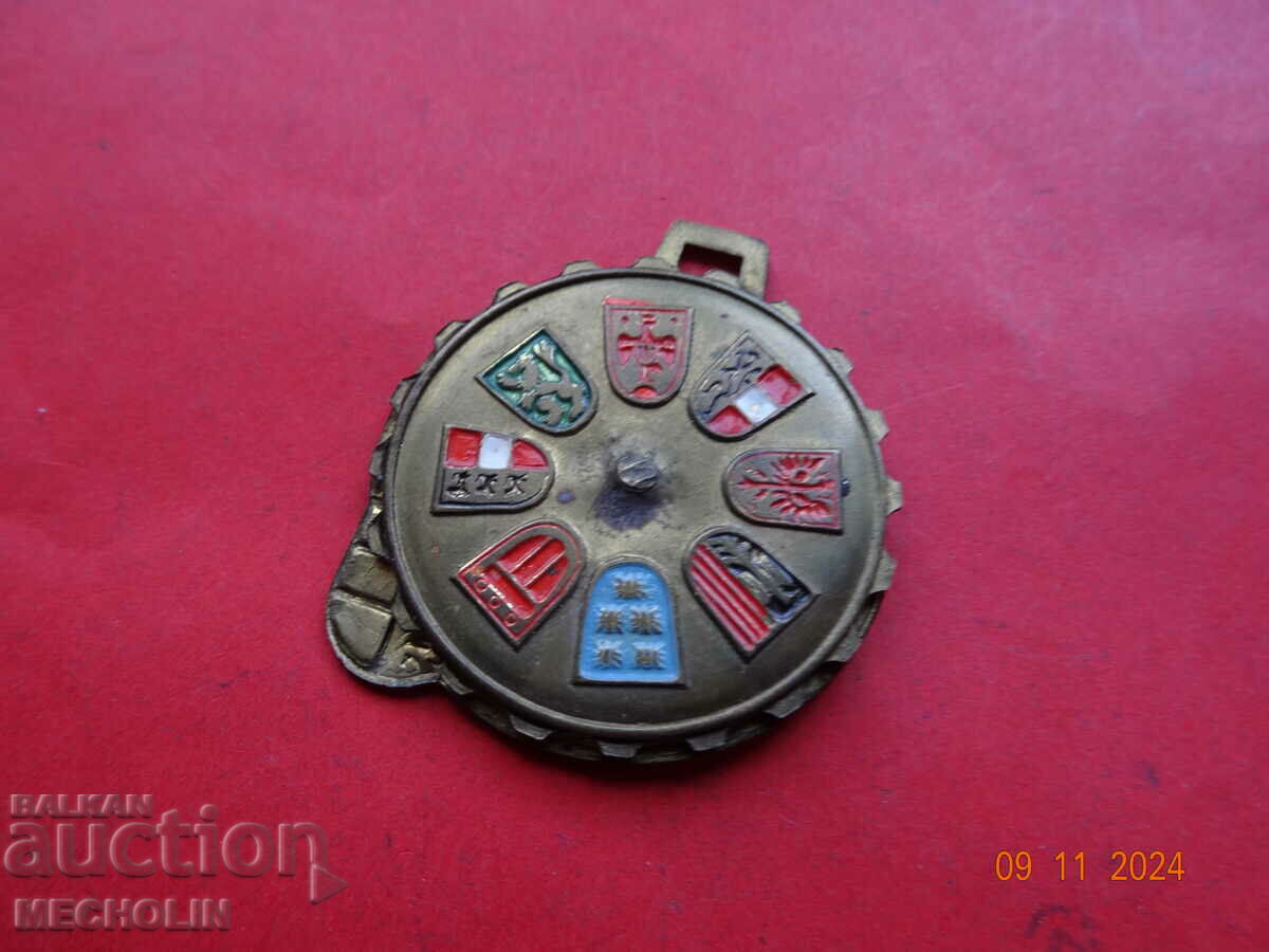 Auction GERMAN ORDER BADGE Auction GERMAN ORDER BADGE