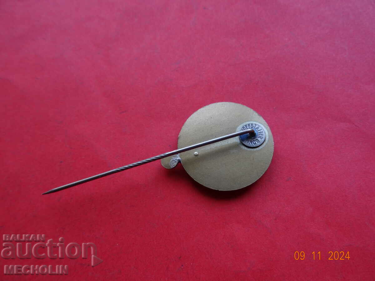 Delivery of BADGE GERMANY 1932 Delivery of BADGE GERMANY 1932