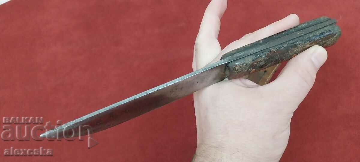 Delivery of Gabrovo knife Delivery of Gabrovo knife