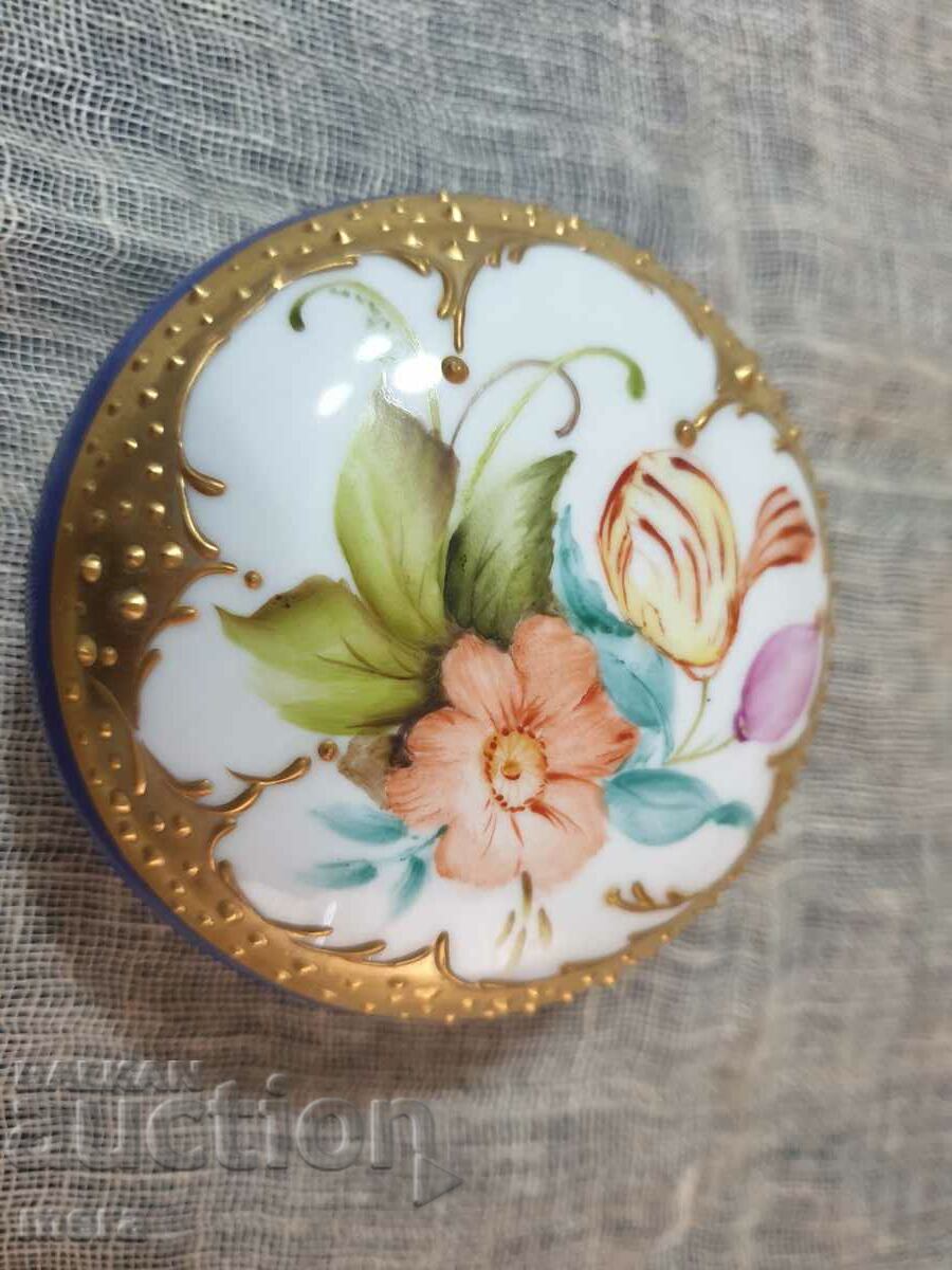 Porcelain jeweler with price 48.00 BGN | € 24.54 Porcelain jeweler with price 48.00 BGN | € 24.54