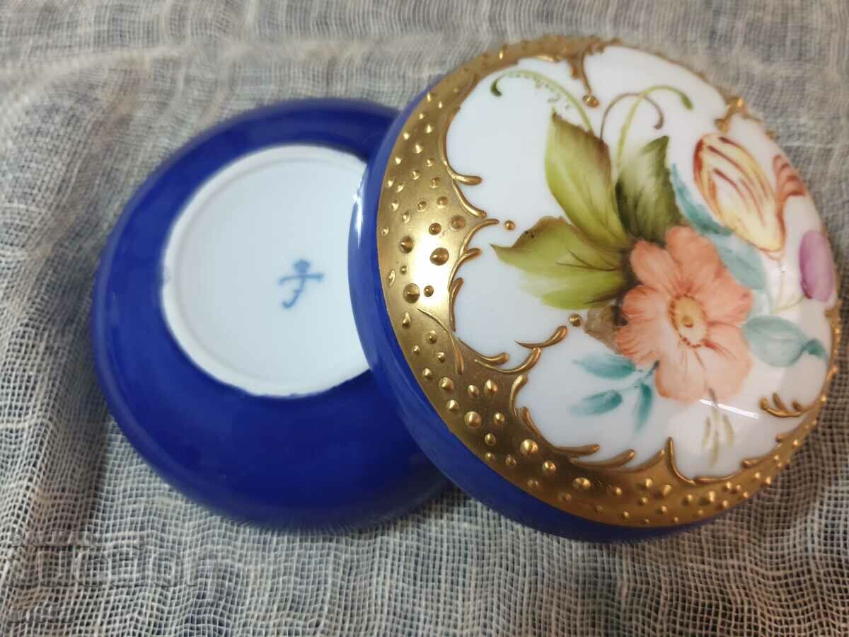 Delivery of Porcelain jeweler Delivery of Porcelain jeweler