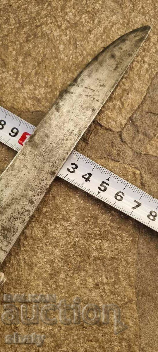 Un cuțit vechi. Cap de leu - 5 Un cuțit vechi. Cap de leu - 5