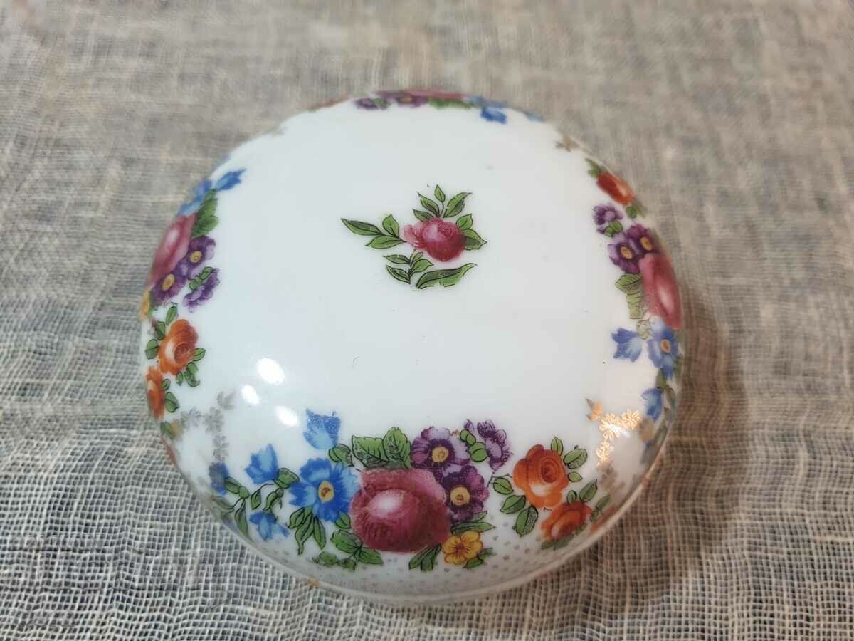 Πορσελάνινο κουτί κοσμημάτων με τιμή 46.00 BGN | € 23.52 Πορσελάνινο κουτί κοσμημάτων με τιμή 46.00 BGN | € 23.52