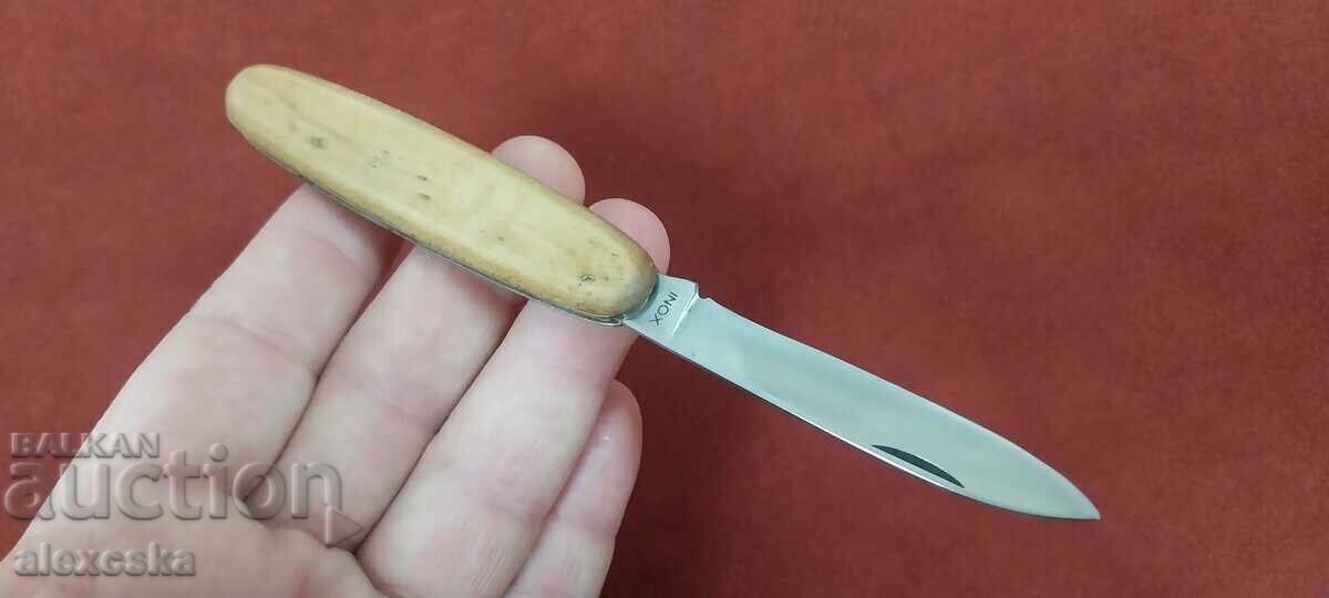 An old pocket knife with price 15.00 BGN | € 7.67 An old pocket knife with price 15.00 BGN | € 7.67