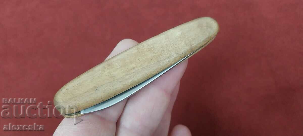 Auction An old pocket knife Auction An old pocket knife